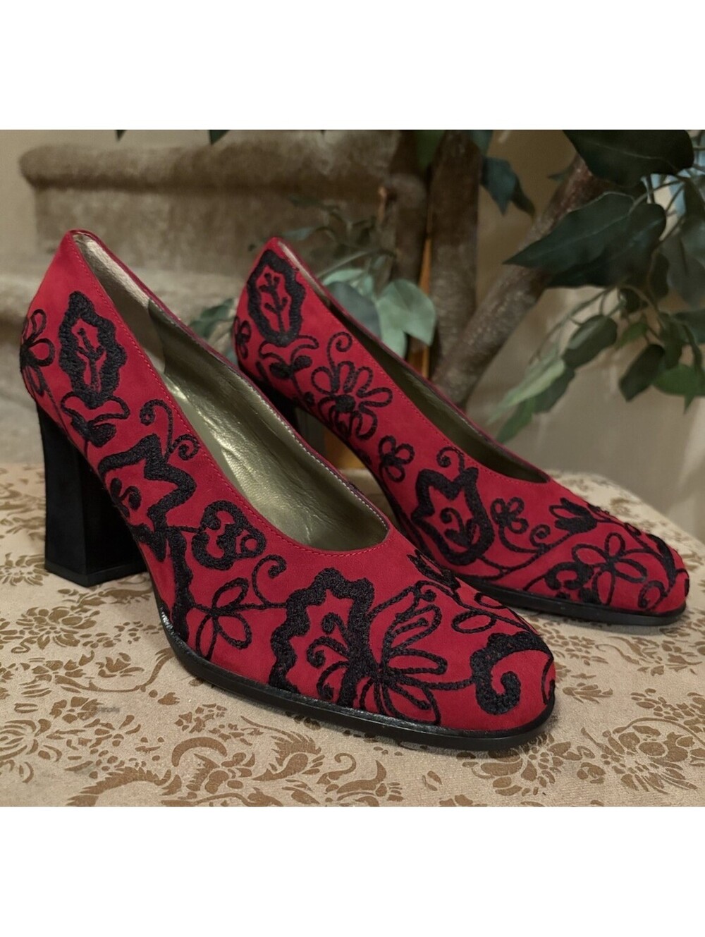 Vintage YSL Yves Saint Laurent Red Embroidery Black On Red Suede Heels Size 8.5 - Picture 1 of 13